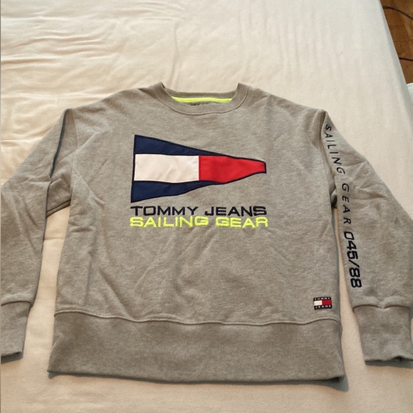 Tommy Hilfiger Sweatshirt - Picture 1 of 3
